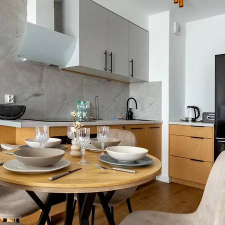 Kazimierza Wielkiego Soft Glam By Bookinghost