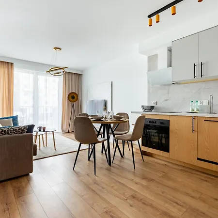 Kazimierza Wielkiego Soft Glam By Bookinghost *