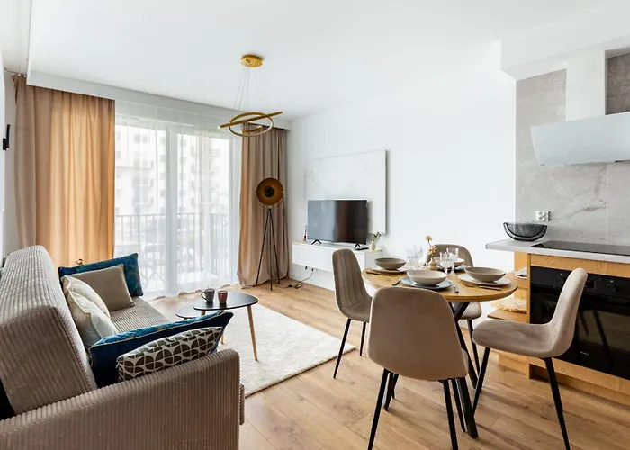 Kazimierza Wielkiego Soft Glam By Bookinghost * Gdansk